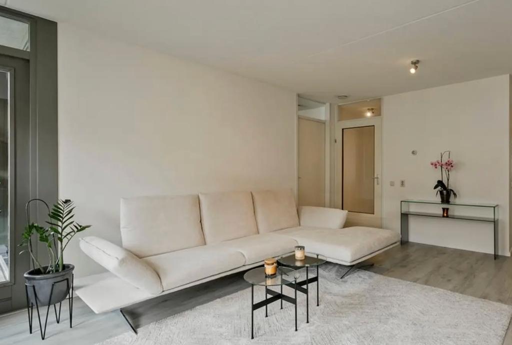 Enzo Luca Panca cream, Huis en Inrichting, Banken | Bankstellen, Ophalen, 300 cm of meer, Zo goed als nieuw, Rechte bank