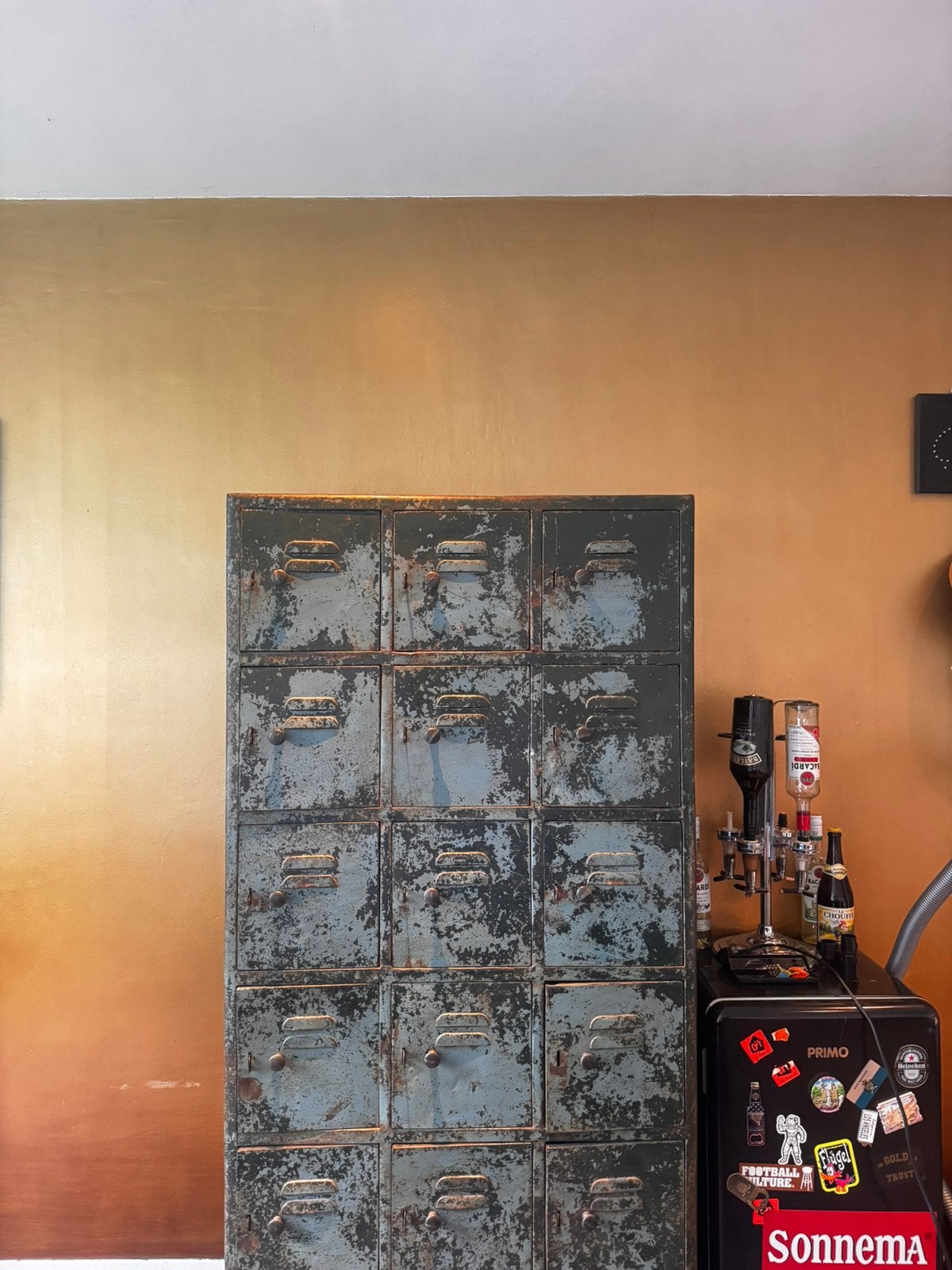 Industriële metalen kast met 18 deurtjes – vintage look, Huis en Inrichting, Ophalen, Zo goed als nieuw