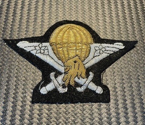 Kameroen leger para wing geborduurd, Ophalen of Verzenden, Landmacht, Overige gebieden, Embleem of Badge