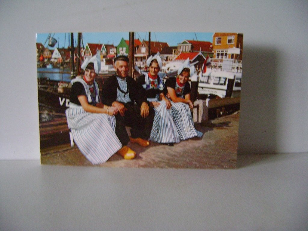 Ansichtkaart klederdracht Volendam, Ophalen of Verzenden, 1960 tot 1980, Ongelopen, Klederdracht