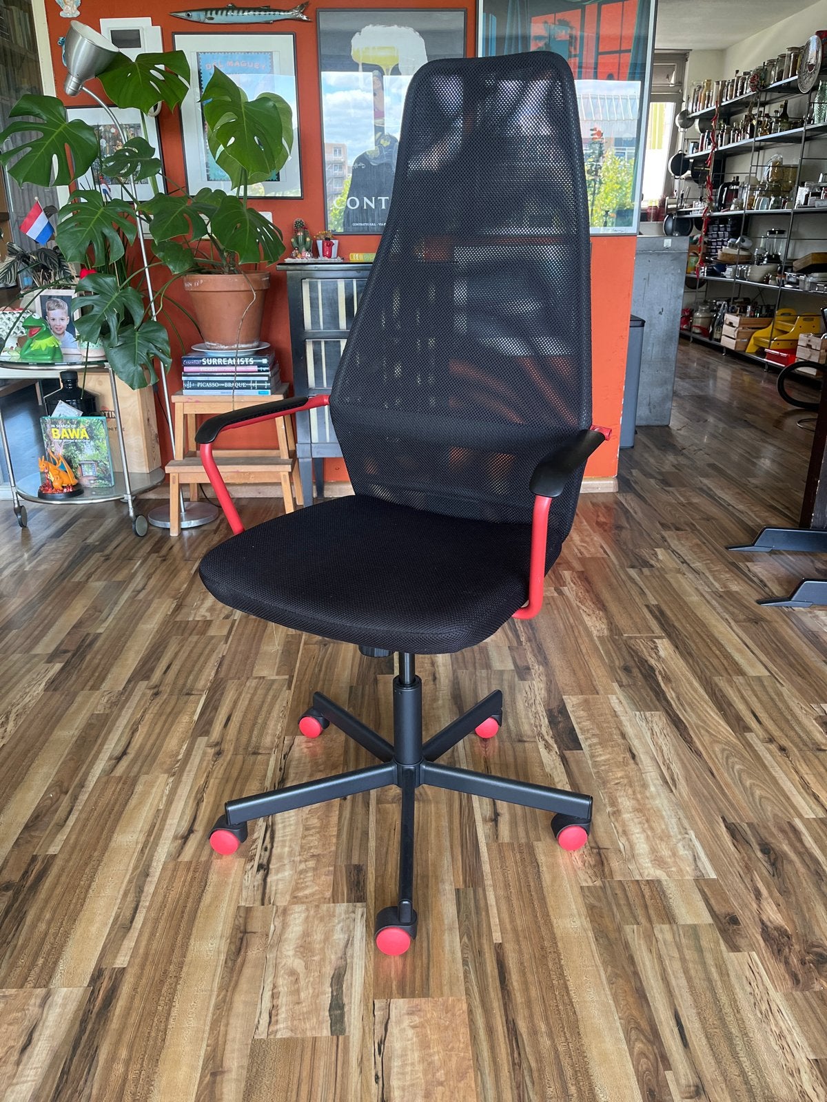 Bureaustoel Zwart met Rode Accenten - Comfortabel & Modern, Zwart, Ophalen of Verzenden, Zo goed als nieuw, Bureaustoel