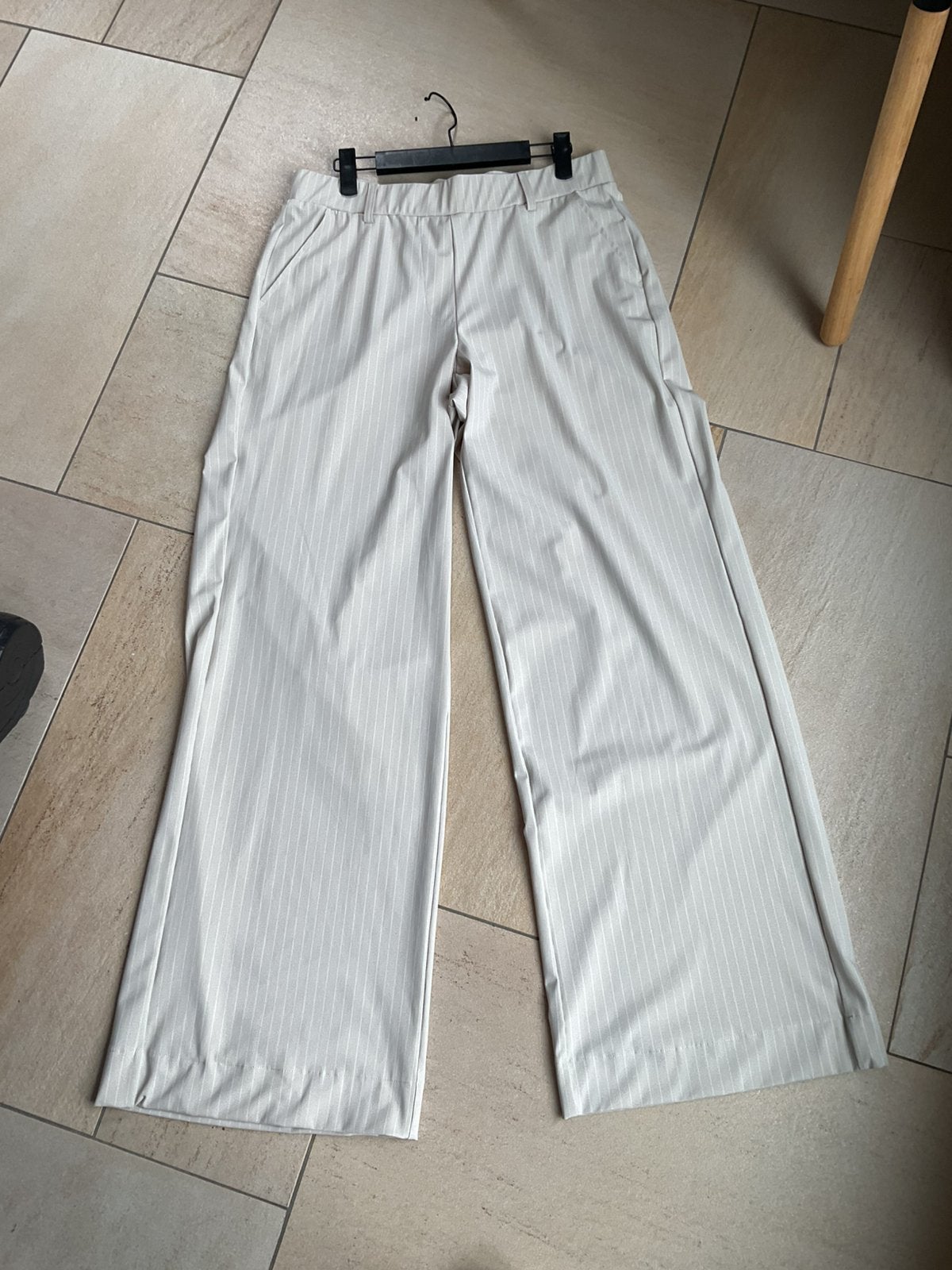 Nicolette Kluijver travel broek maat L z.g.a.n., Verzenden, Beige, Maat 42/44 (L), Zo goed als nieuw