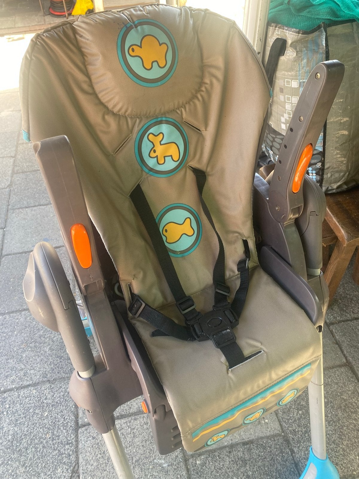 Chicco Kinderstoel met alle standen en op wielen achter, Ophalen of Verzenden, Gebruikt, Meegroeistoel, Afneembaar eetblad