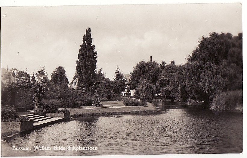 Bussum Willem Bilderdijk plantsoen 1952., Ophalen, 1940 tot 1960, Gelopen, Utrecht