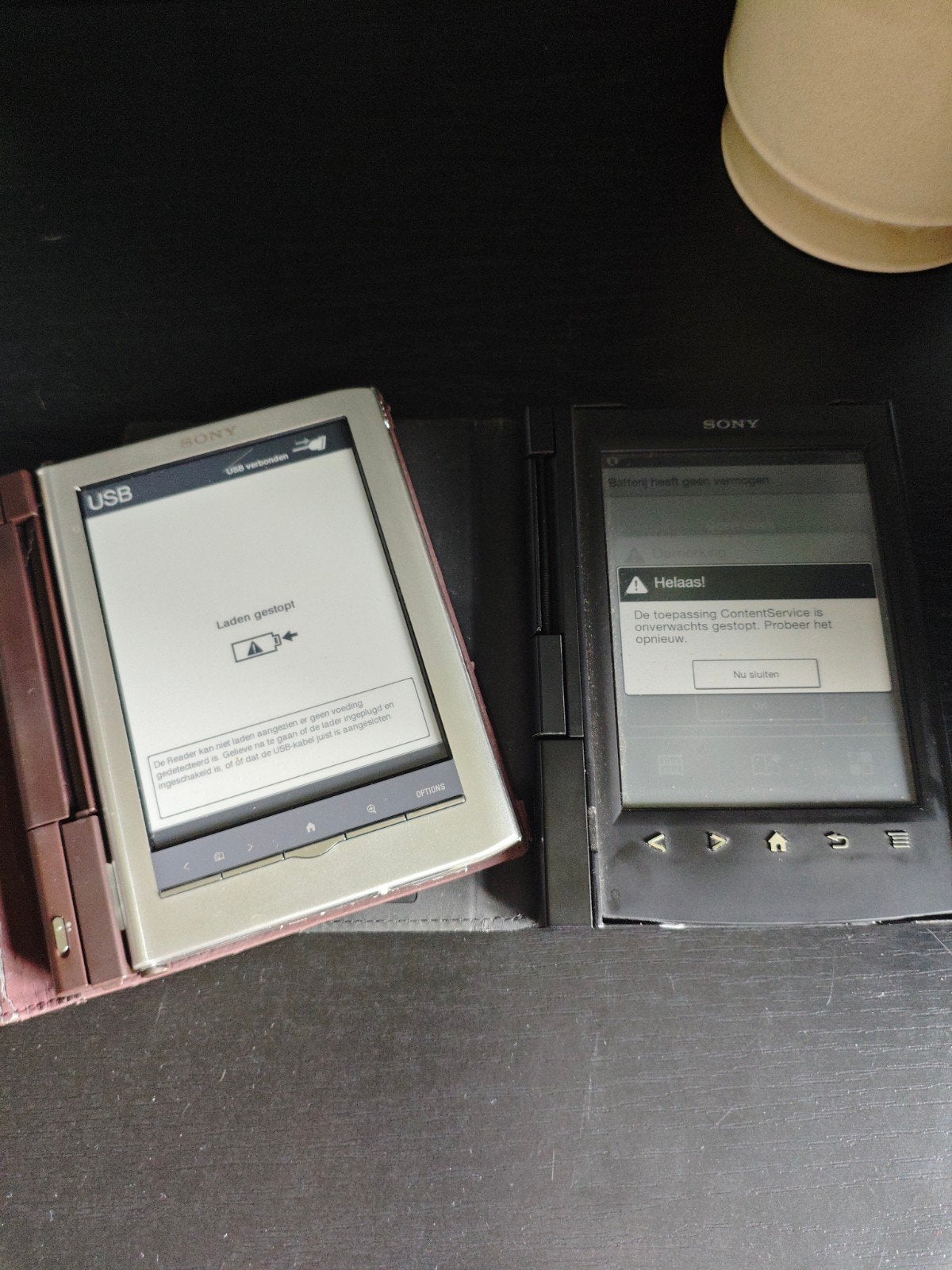 2 defecte Sony e-readers - voor de hobbyist/onderdelen, Ophalen of Verzenden