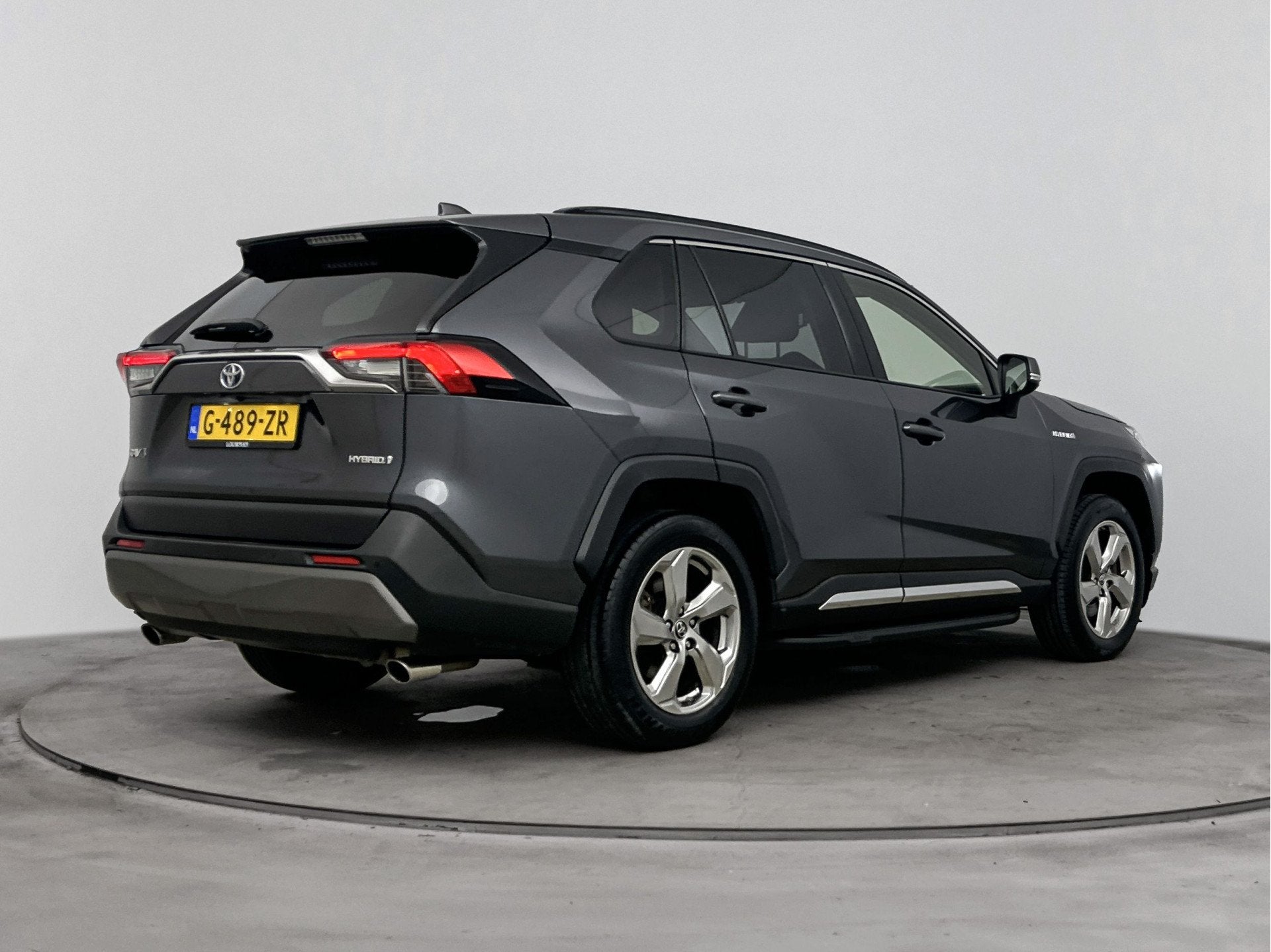 Toyota RAV4 2.5 Hybrid Dynamic Limited | Stoelverwarming | P, 12 maanden, Stof, Gebruikt, 4 cilinders