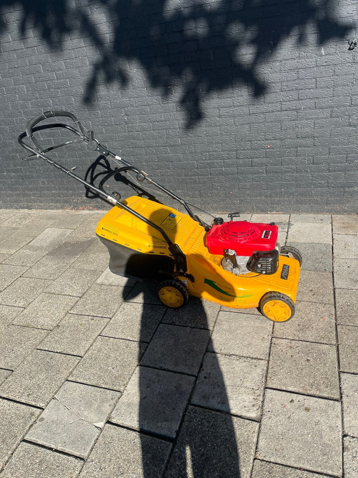 Stiga grasmaaier met Honda 4-takt motor, Tuin en Terras, Ophalen of Verzenden, Gebruikt, Benzine-grasmaaier