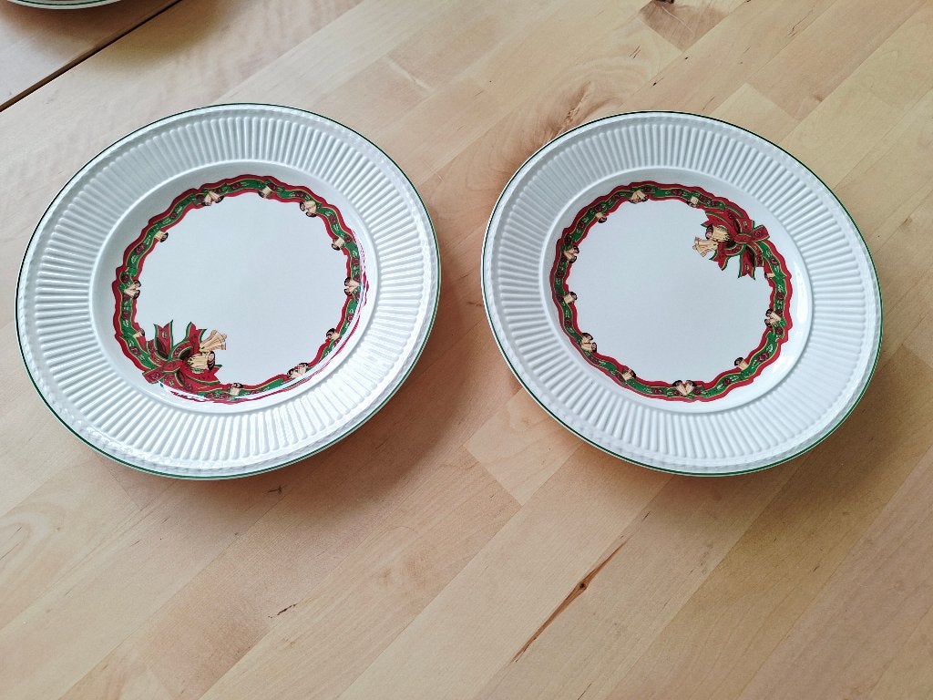 2 ontbijtbordjes Wedgwood Queen's Ware Edme Christmas Time, Antiek en Kunst, Antiek | Servies los, Ophalen