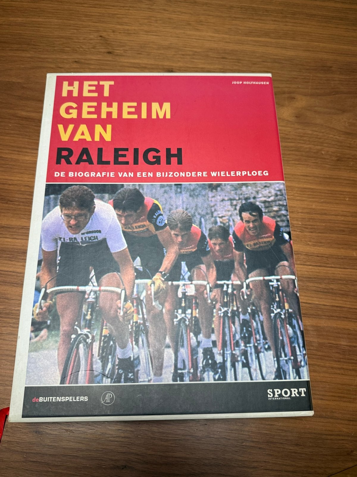 Het Geheim van Raleigh: Biografie van een Wielerploeg, Boeken, Ophalen of Verzenden, Zo goed als nieuw, Lopen en Fietsen