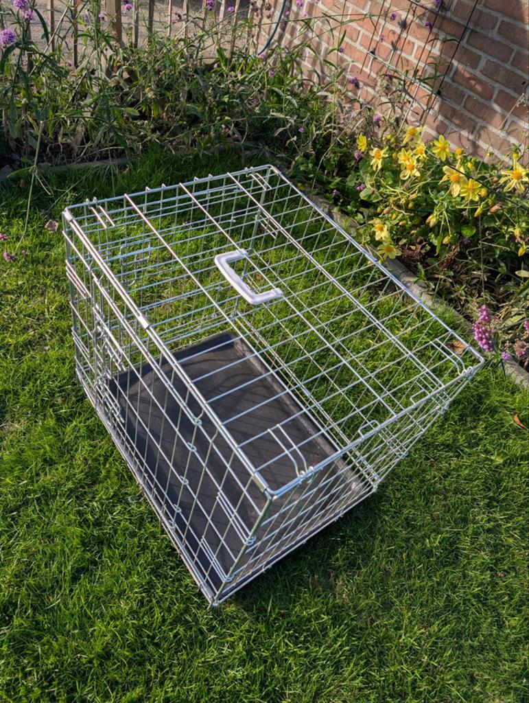 Metalen hondenbench 63 x 48 (56 hoog) met 2 deuren, Dieren en Toebehoren, Ophalen, Zo goed als nieuw