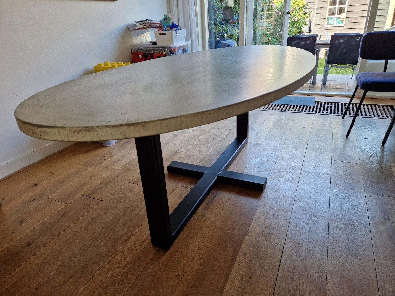 Ovale eettafel betonlook Table du Sud, Huis en Inrichting, Ophalen, Gebruikt, 100 tot 150 cm, Overige materialen