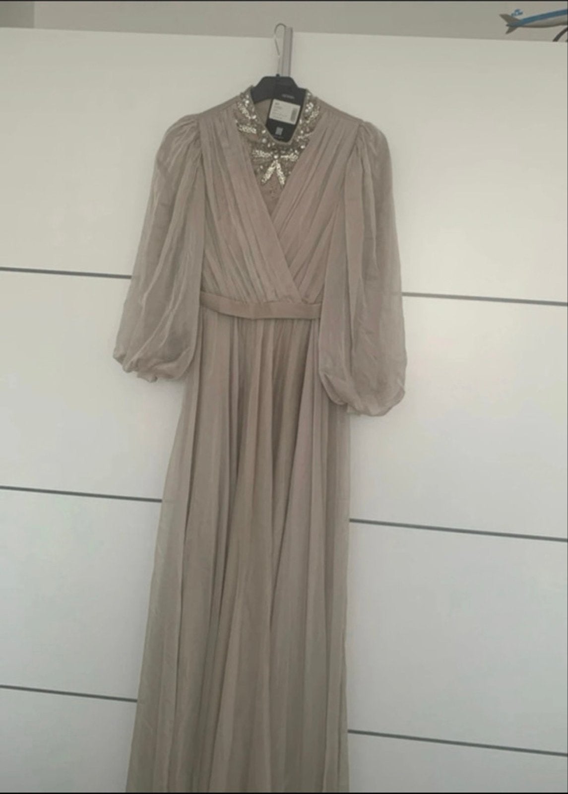 HENNIN Galajurk met kralen, maat M, nieuw met kaartje, Maat 38/40 (M), Galajurk, Beige, Nieuw