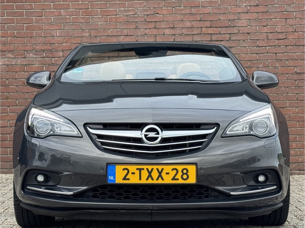 Opel Cascada 1.4T COSMO | NL-AUTO! | LEDER! | NAVI | CAMERA!, Voorwielaandrijving, 4 cilinders, Cabriolet, 4 stoelen