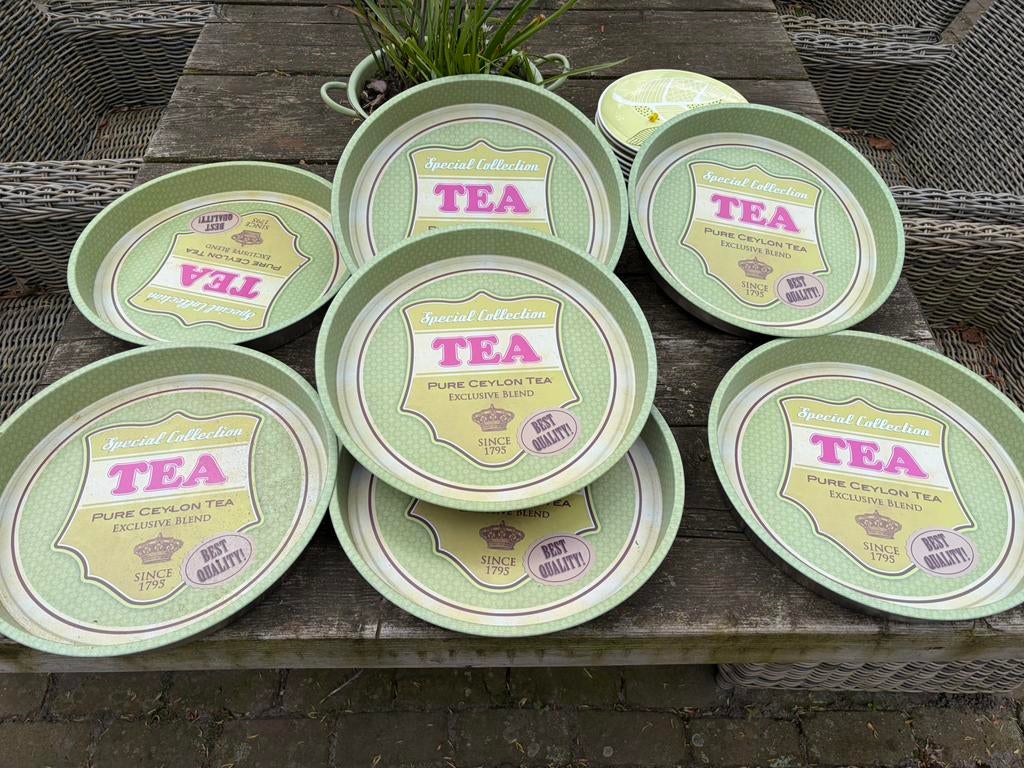 7 dienbladen, Ophalen of Verzenden, Zo goed als nieuw, Glas of Kopje