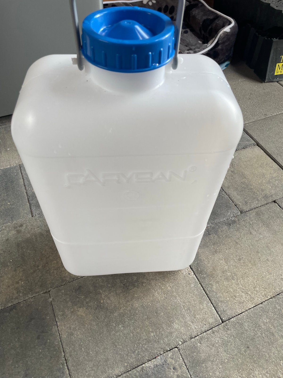Witte jerrycan met blauwe dop, 10 liter, Ophalen of Verzenden, Gebruikt