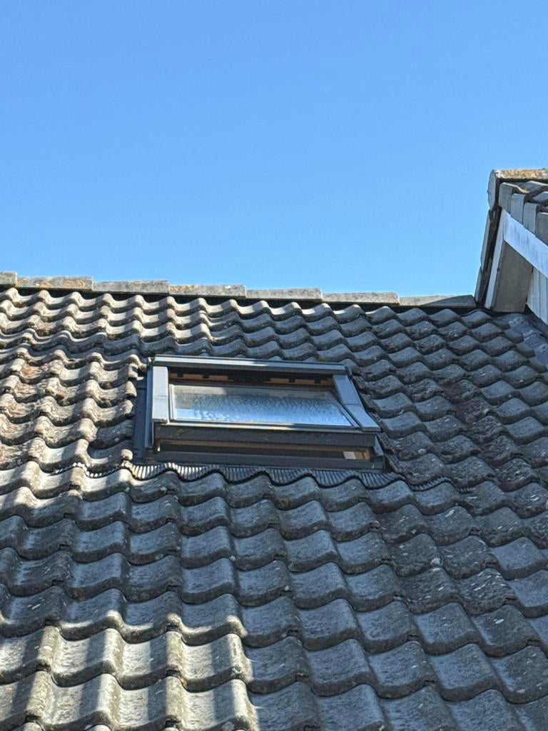 Velux Dakraam 75x135 cm - Goede Staat, Doe-het-zelf en Verbouw, Dakpannen en Dakbedekking, Ophalen of Verzenden, Zo goed als nieuw