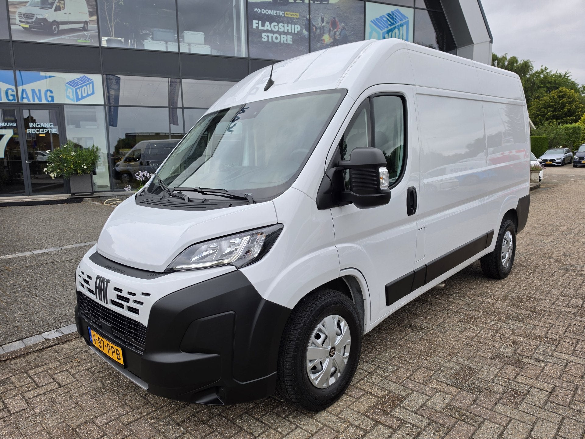 Fiat Ducato 2.2 MultiJet 140 S&S L2H2 3.5t * Camera * Cruise, Auto's, Bestelauto's, Stof, Gebruikt, 4 cilinders, Met garantie (alle)