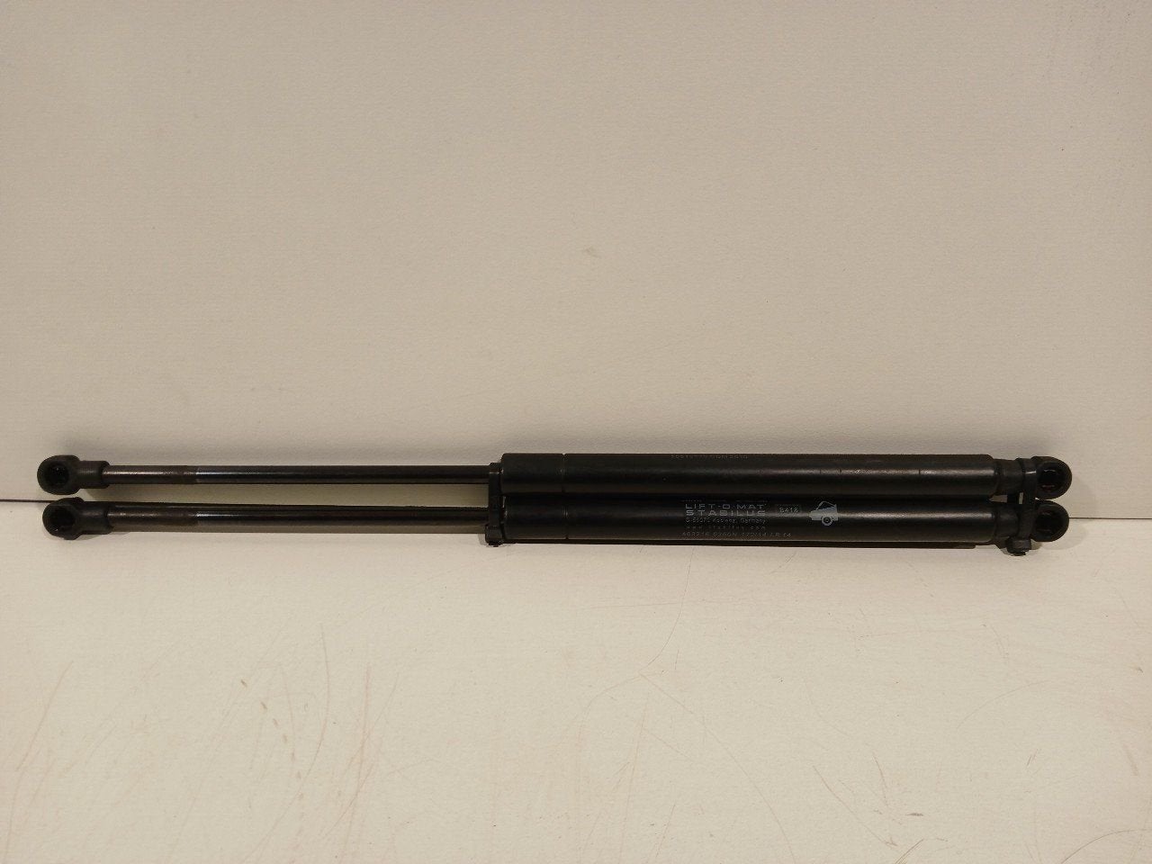 Gasdrukveerset voor Alfa Romeo Giulietta, Onderdelen@venauto.nl, Van der Ven Autorecycling B.V., Gebruikt, Ettenseweg 76, 4706 PB Roosendaal, The Netherlands