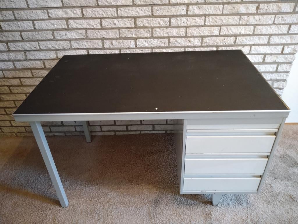 Industrieel vintage bureau, Ophalen