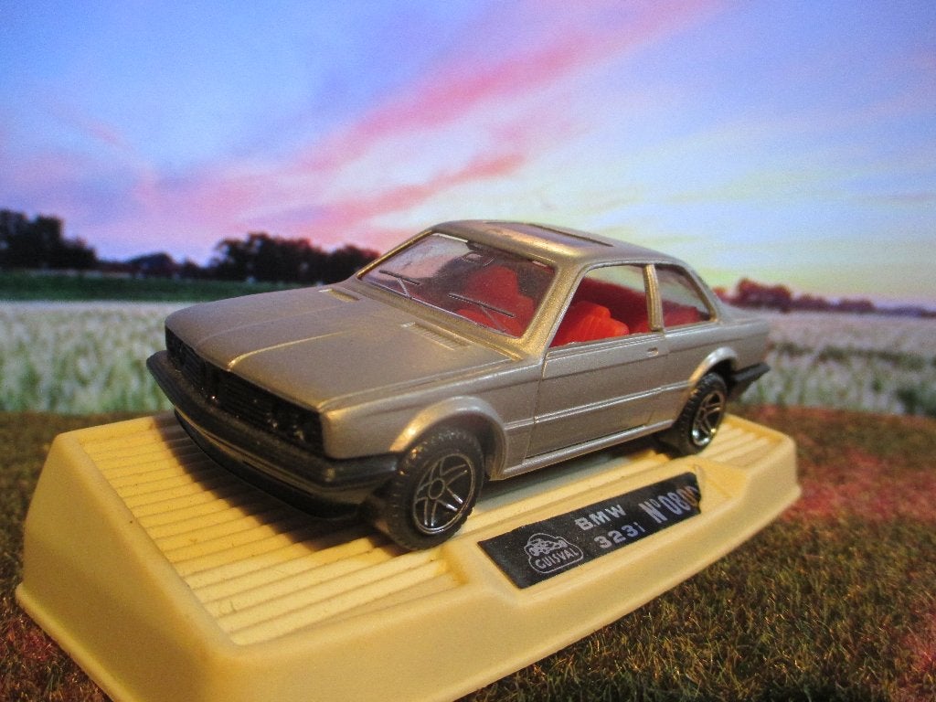 1/43 BMW E30 318 320i 323i 325i Guisval metallic-grijs, Hobby en Vrije tijd, Modelauto's | 1:43, Ophalen of Verzenden, Zo goed als nieuw