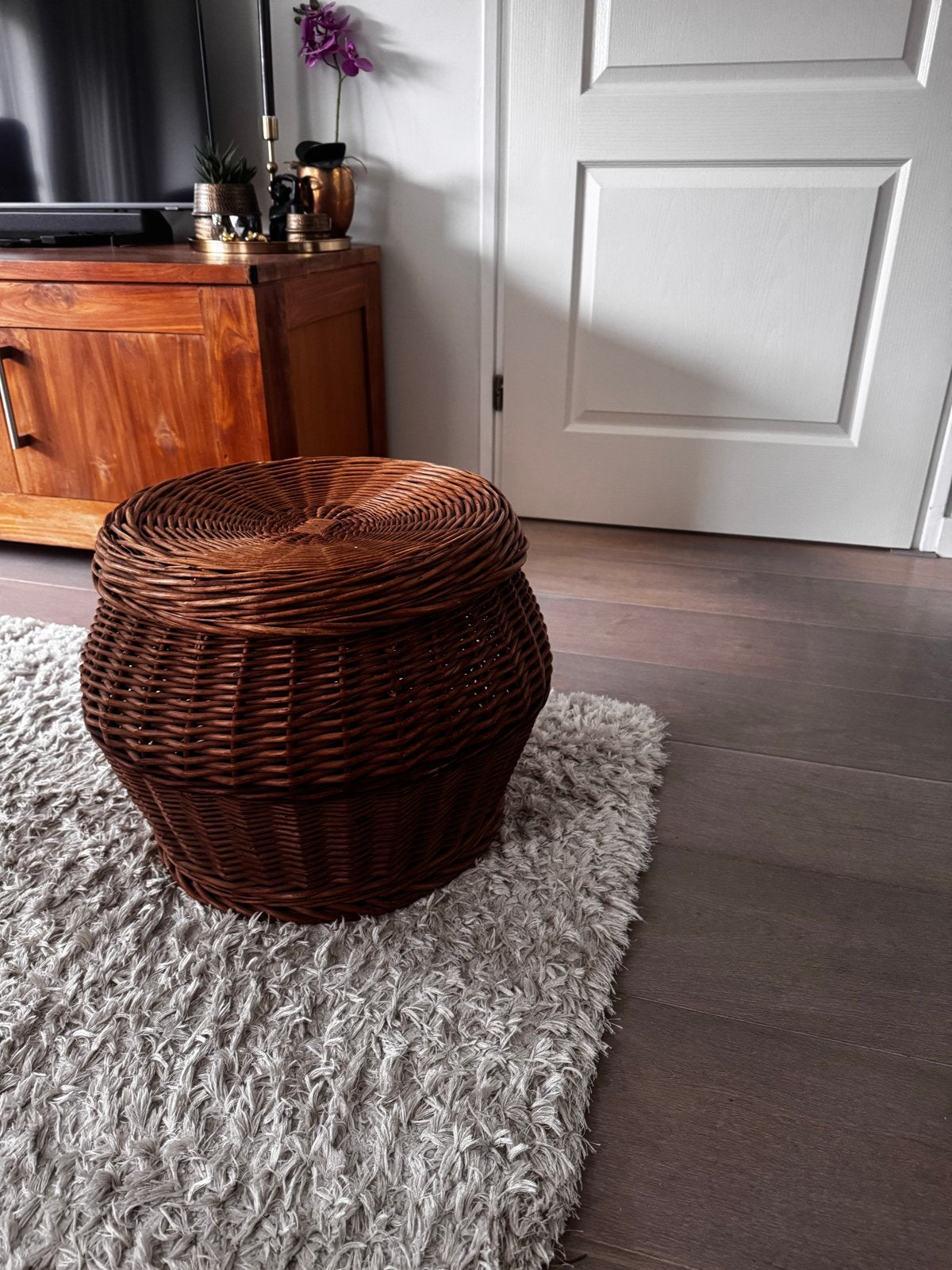 Rieten mand met deksel - rotan dik materiaal, Huis en Inrichting, Gevlochten, Mand, Rond, Ophalen of Verzenden