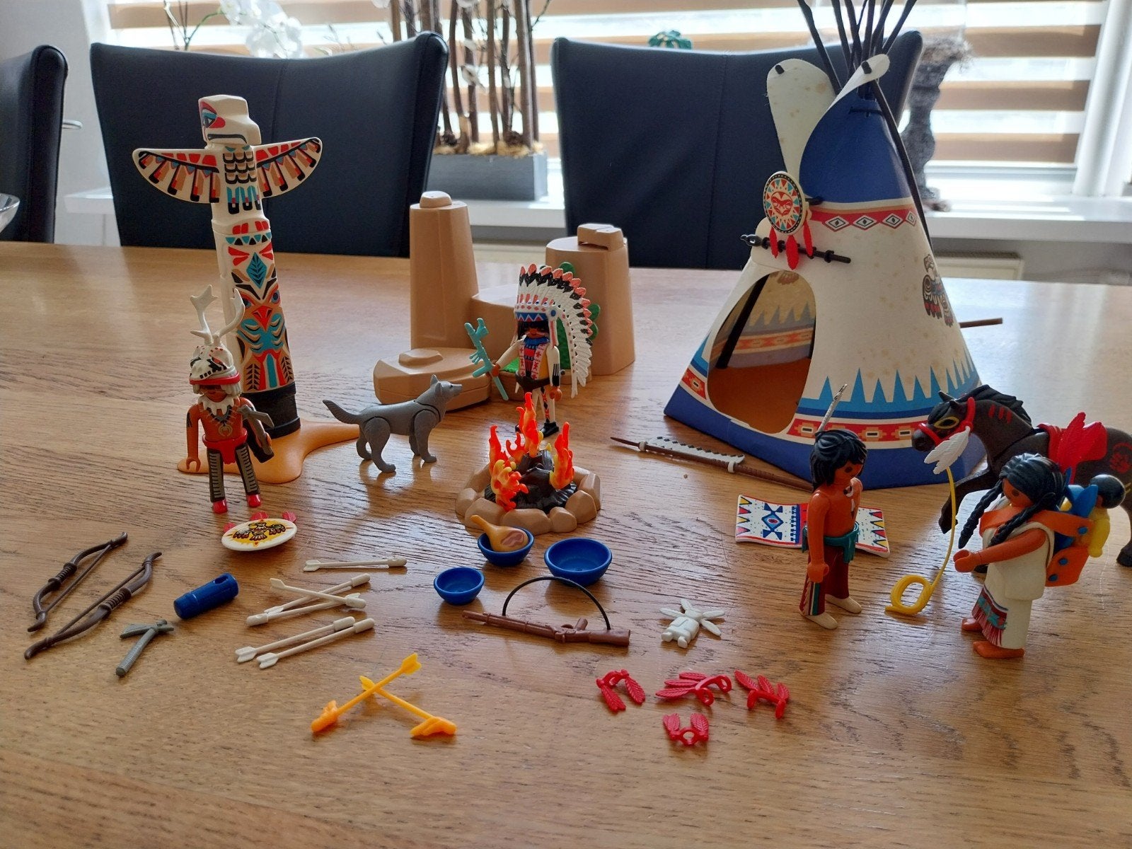 Playmobil Indianen dorp met tipi en totempaal 5247, Complete set, Zo goed als nieuw, Figuren, Historisch