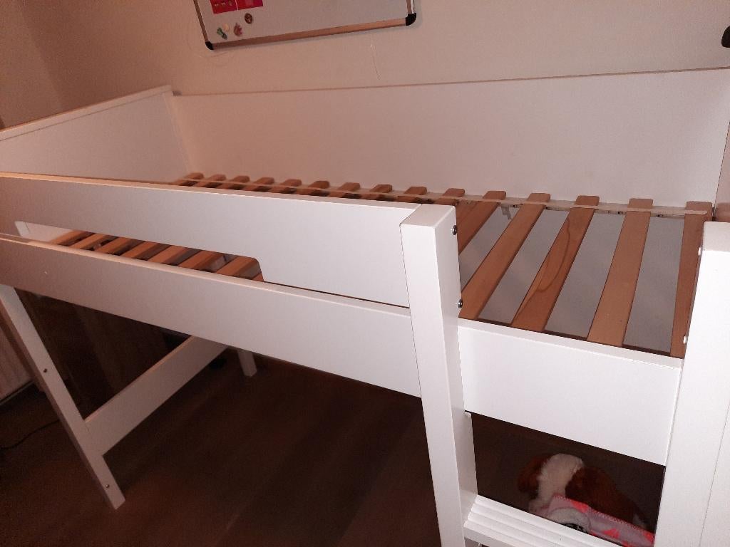Half hoogslaper, Kinderen en Baby's, Kinderkamer | Stapelbedden en Hoogslapers, Ophalen, Zo goed als nieuw, Hoogslaper