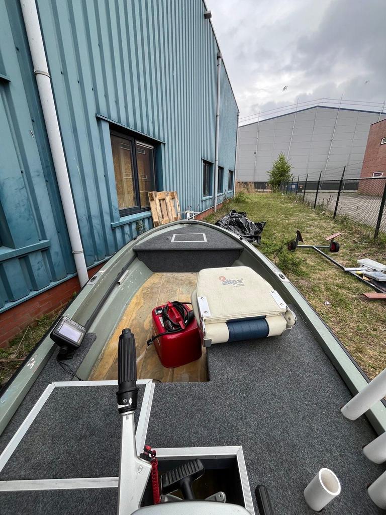 Placom 340 visserboot, Doe-het-zelf en Verbouw, Rolluiken, Zo goed als nieuw, Ophalen of Verzenden