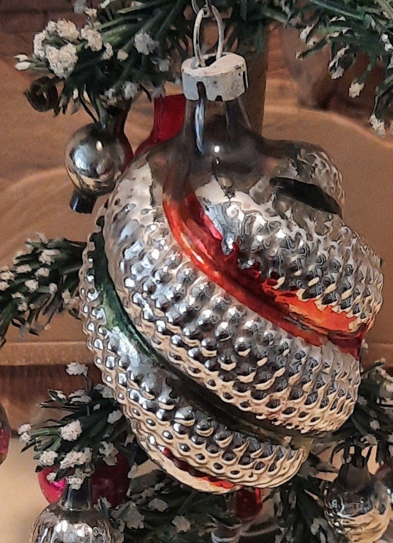 Oude Kerstbal Gedraaid, Verzenden