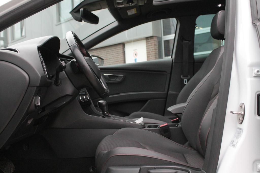 SEAT Leon ST 1.5 TSI FR | Pano | Keyless | CC | Cam, Auto's, 12 maanden, 4 cilinders, Leon, Wit