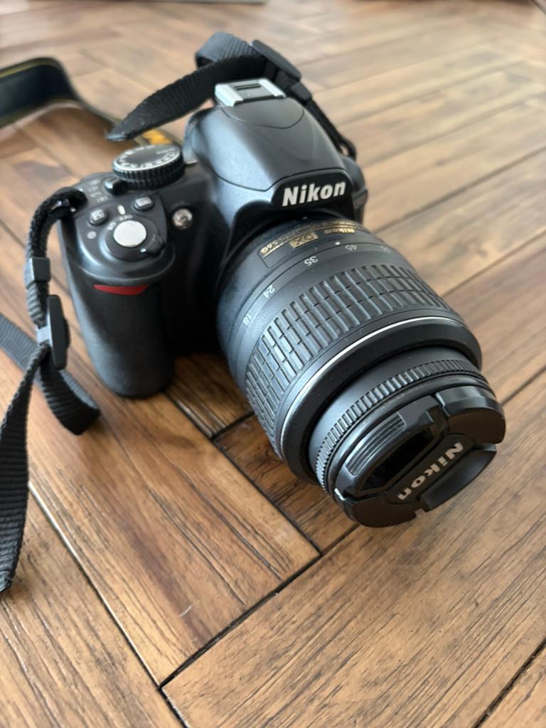 Nikon D3100 + 18-55mm lens, Audio, Tv en Foto, Fotocamera's Digitaal, Ophalen, Gebruikt, Nikon
