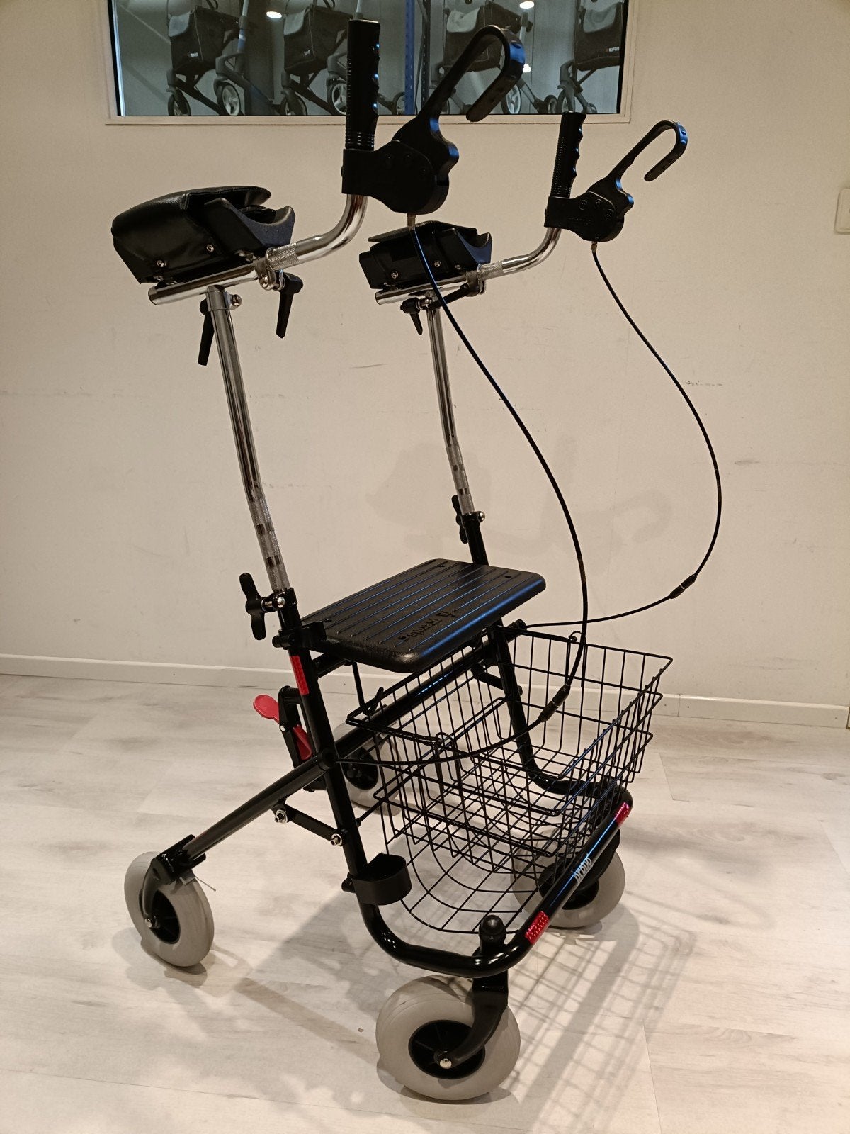 Premis Provo armschalen rollator incl Servicebeurt ZGAN, -, -, Ophalen of Verzenden, Zo goed als nieuw
