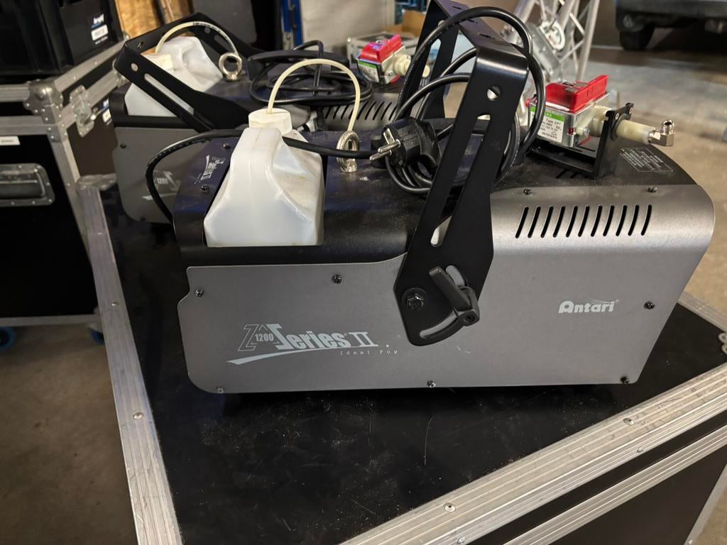 Mistgenerator met nieuwe pomp, Ophalen, Zo goed als nieuw, Licht