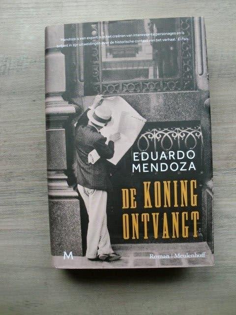Eduardo Mendoza - De koning ontvangt (Hardcover met s.o.), Ophalen of Verzenden, Zo goed als nieuw