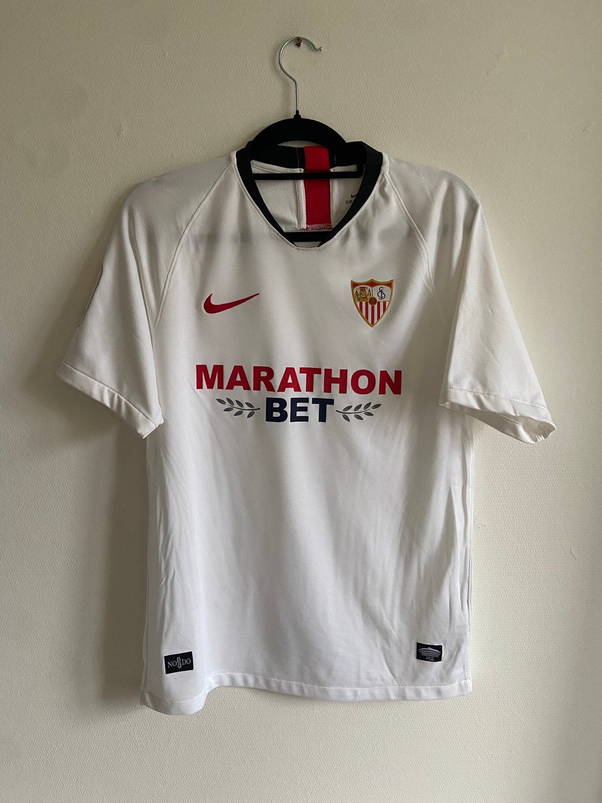 Origineel Sevilla FC 18/19 M shirt, Sport en Fitness, Voetbal, Maat L, Ophalen of Verzenden, Zo goed als nieuw, Shirt