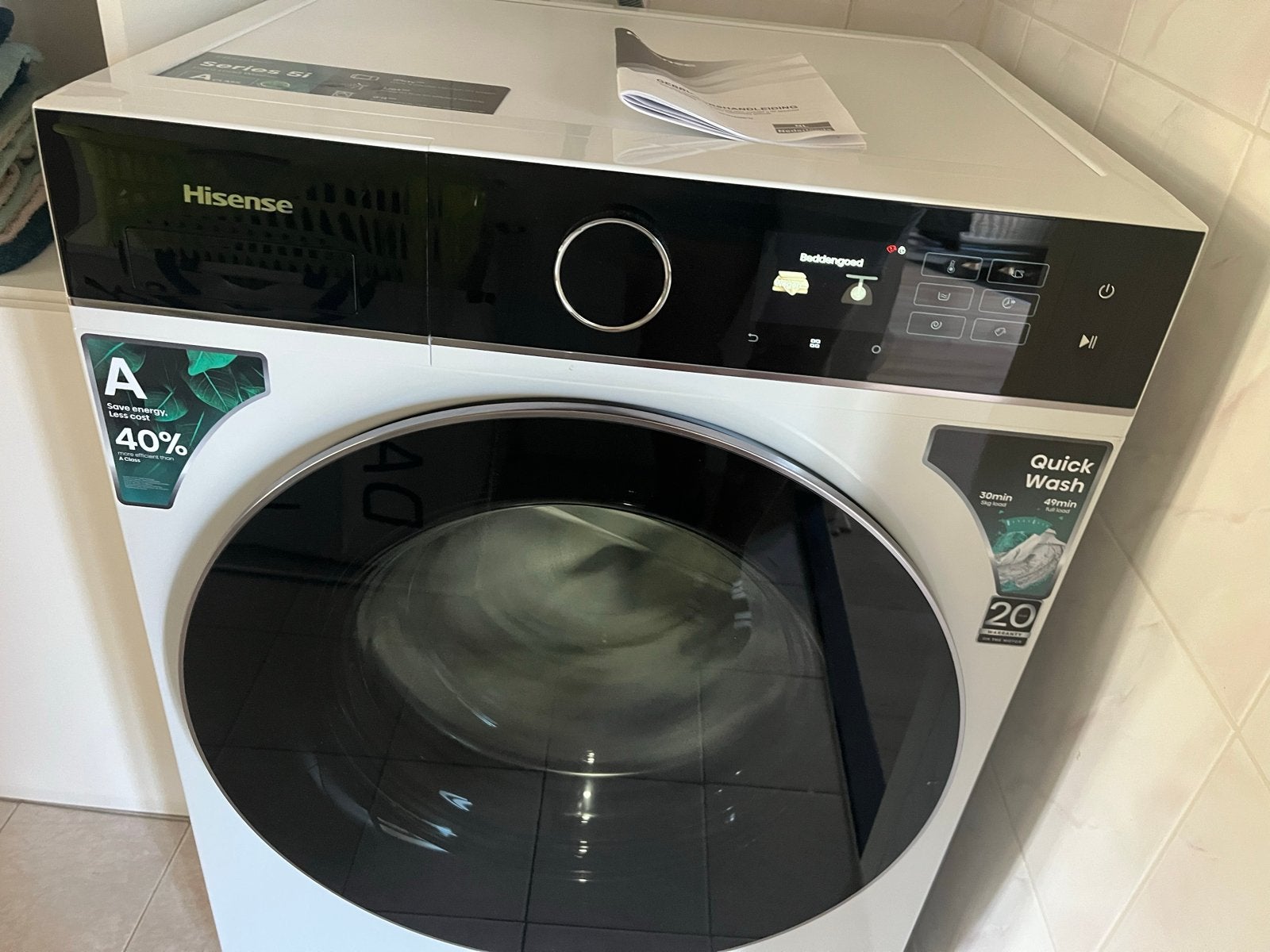 Hisense Wasmachine met App, Autodose, Zo goed als nieuw, Ophalen, 1200 tot 1600 toeren, 10 kg of meer, Zo goed als nieuw
