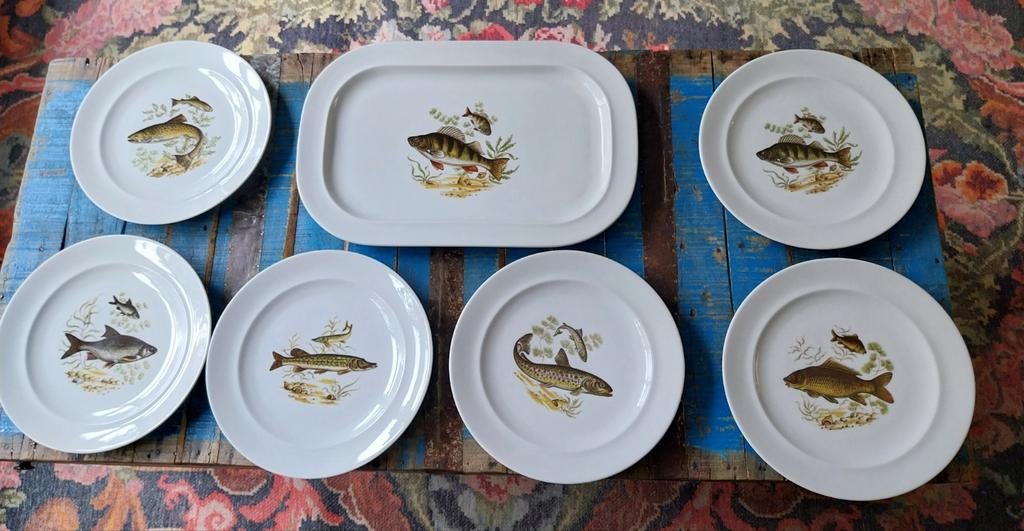 Borden set met afbeeldingen vissen, Antiek en Kunst, Antiek | Servies compleet, Ophalen of Verzenden