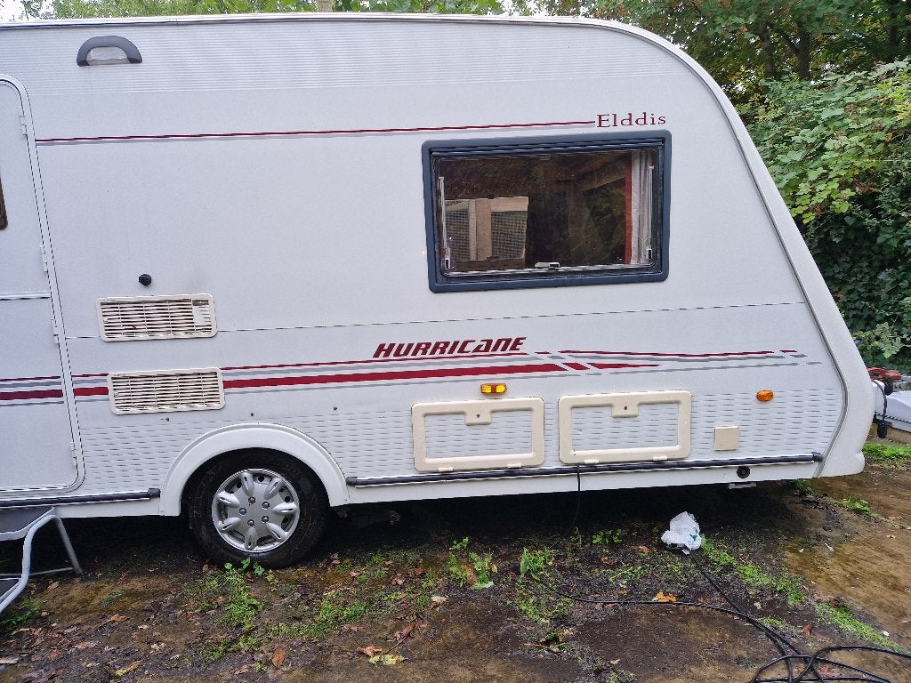 Caravan Elddis Crusader Hurricane bj2004, Caravans en Kamperen, Standaardzit, 2 aparte bedden, Elddis, Oven