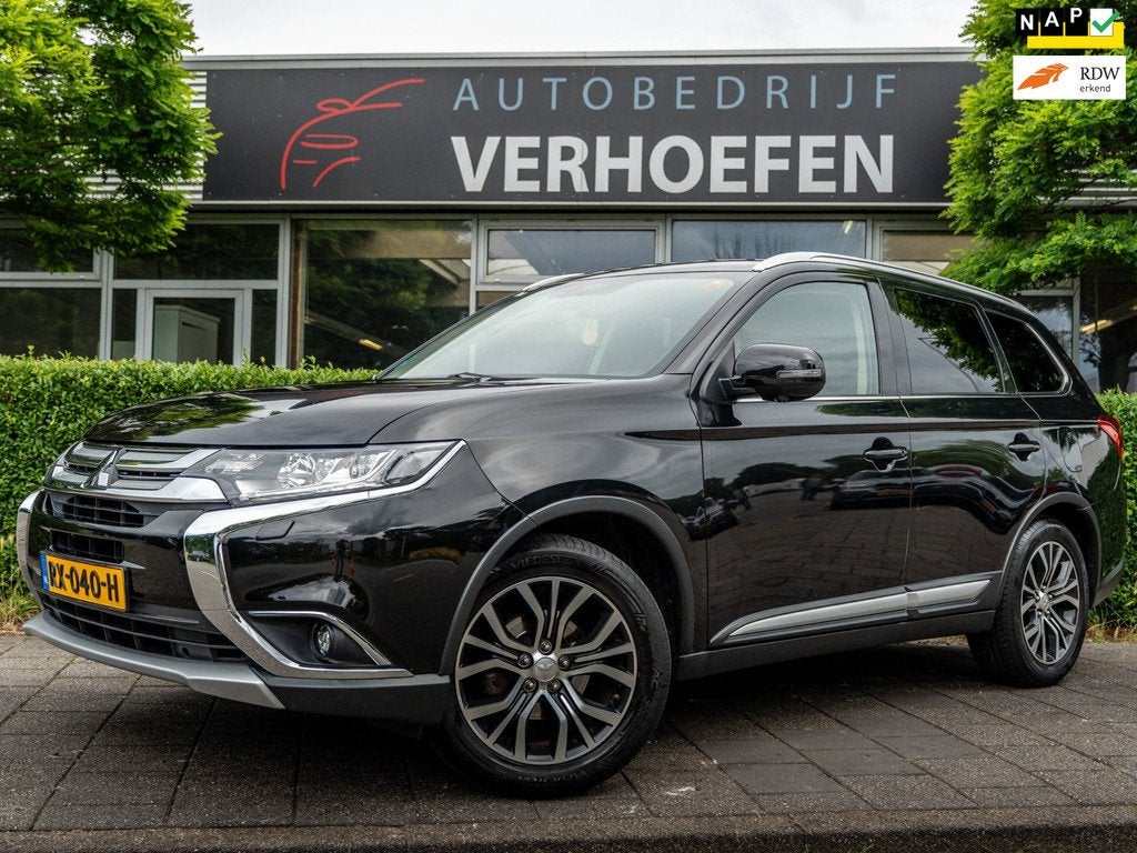 Mitsubishi Outlander 2.0 Connect Pro - AUTOMAAT - 360 PARKEE, Auto's, Mitsubishi, 1998 cc, 4 cilinders, 150 pk, Zwart
