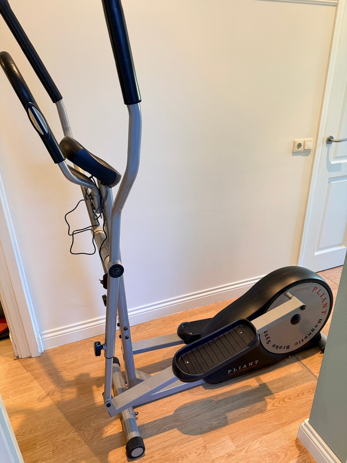 Crosstrainer Pliant met scherm en magnetic break system, Ophalen, Gebruikt, Crosstrainer