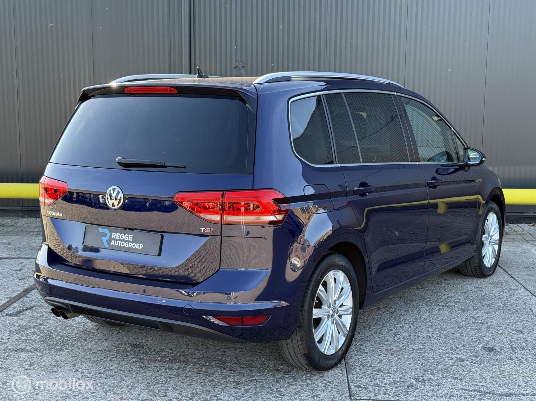 Volkswagen Touran 1.4 TSI Highline PANODAK | ACC | AUTOMAAT, 1378 kg, Gebruikt, 4 cilinders, 150 pk