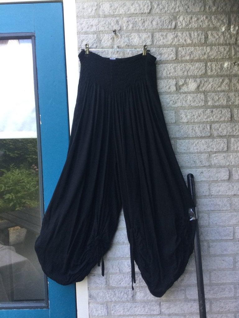 Zwarte LUNA SERENA POFBROEK, NIEUW, mt 40 t/m 44, Kleding | Dames, Broeken en Pantalons, Zwart, Maat 42/44 (L), Nieuw, Ophalen of Verzenden