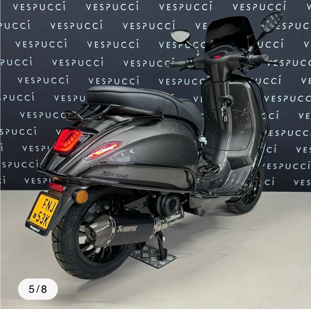 Vespa Sprint – Agaatgrijs – Geel kenteken – 8.700 km, Ophalen, Overige modellen, Maximaal 45 km/u, Zo goed als nieuw