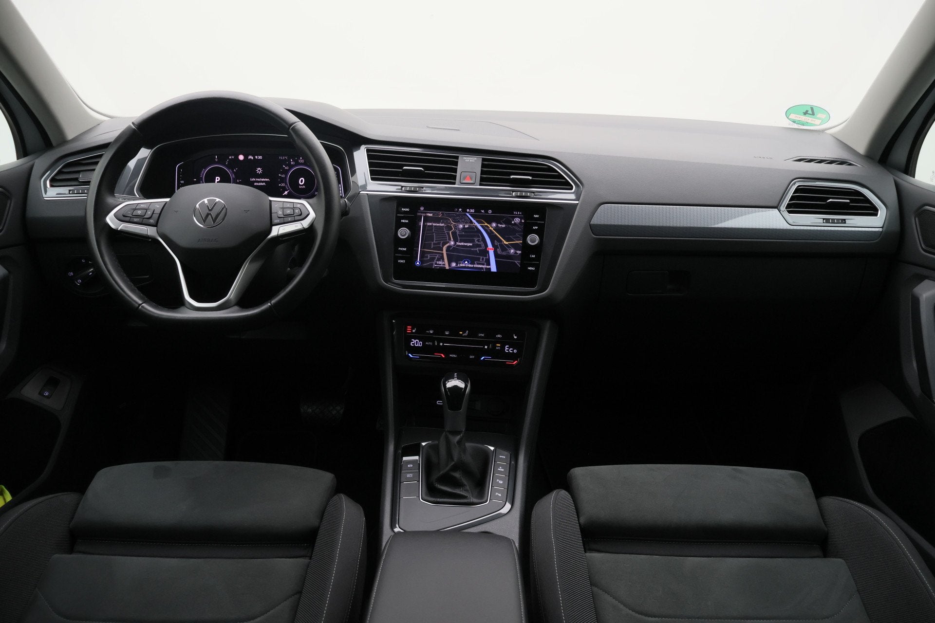 Volkswagen Tiguan 1.4 TSI DSG Plug-in Hybrid Life Virtual Co, 1716 kg, 4 cilinders, Alcantara, Wit