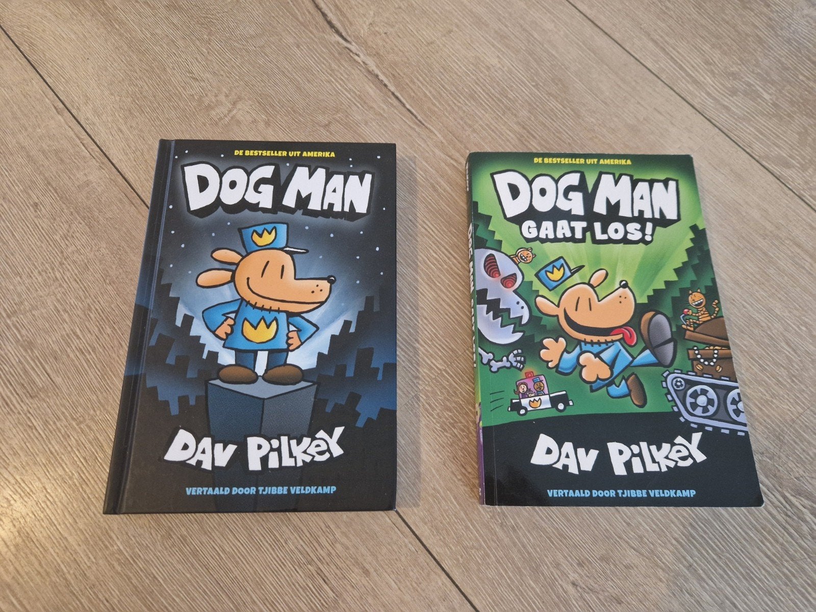 Dog Man deel 1 en 2, Boeken, Ophalen of Verzenden, Zo goed als nieuw, Dav Pilkey, Fictie algemeen