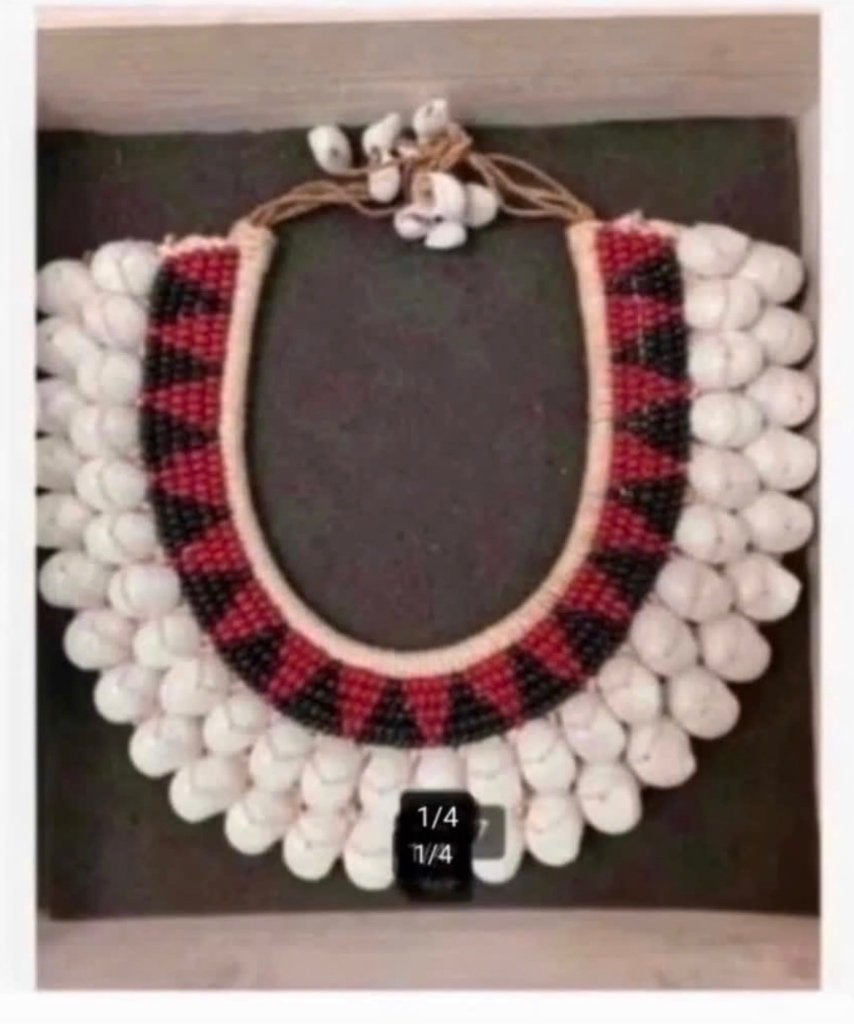 Mooie Papoea schelpenketting, wanddeco/ dragend, Antiek en Kunst, Ophalen of Verzenden
