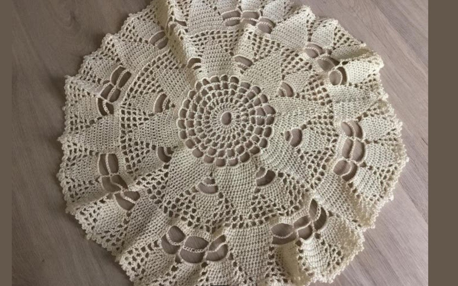 Handgemaakt gehaakt kleedje, beige, vintage stijl, Vintage, Beige, Ophalen of Verzenden, Zo goed als nieuw