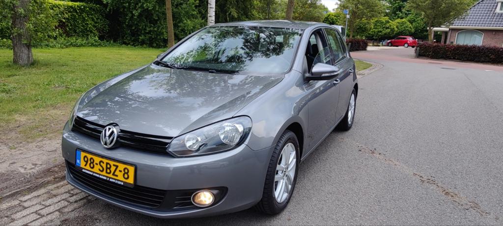 Volkswagen Golf 6  1.6 TDI 77KW Euro 5   09-2011 apk 4-2027, Voorwielaandrijving, Euro 5, Zwart, 4 cilinders