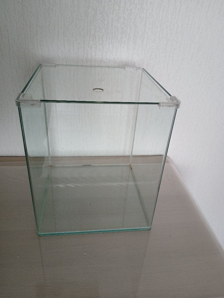 Aquarium met afdek glas 30x30x35, Ophalen, Gebruikt, Leeg aquarium