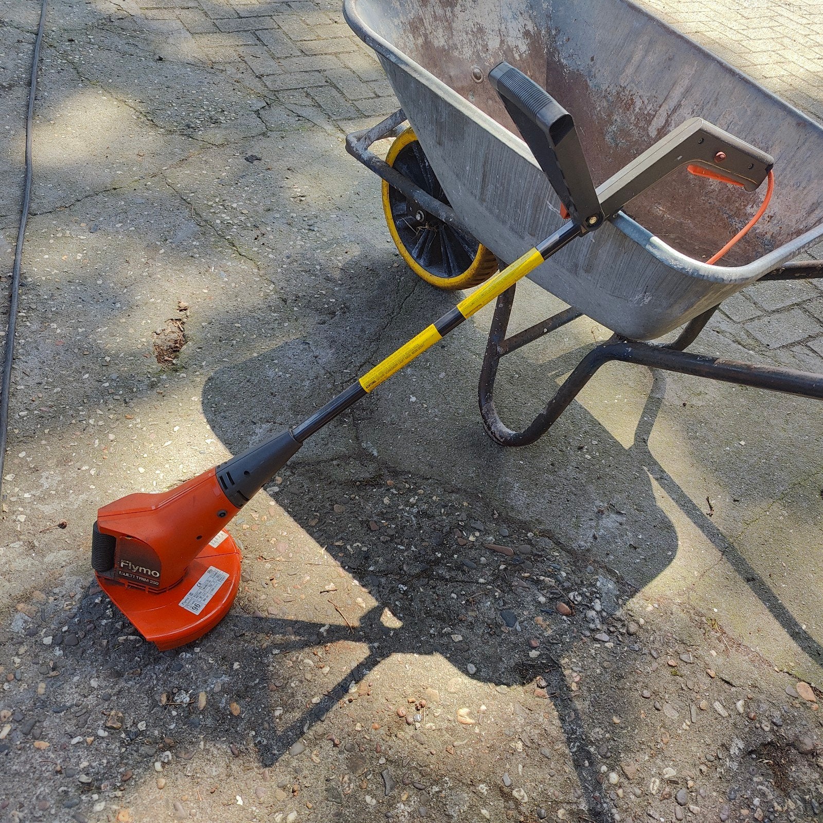 Flymo Multi Trim 250 Grastrimmer - Elektrisch, Ophalen, Gebruikt, Flymo, 30 tot 50 cm